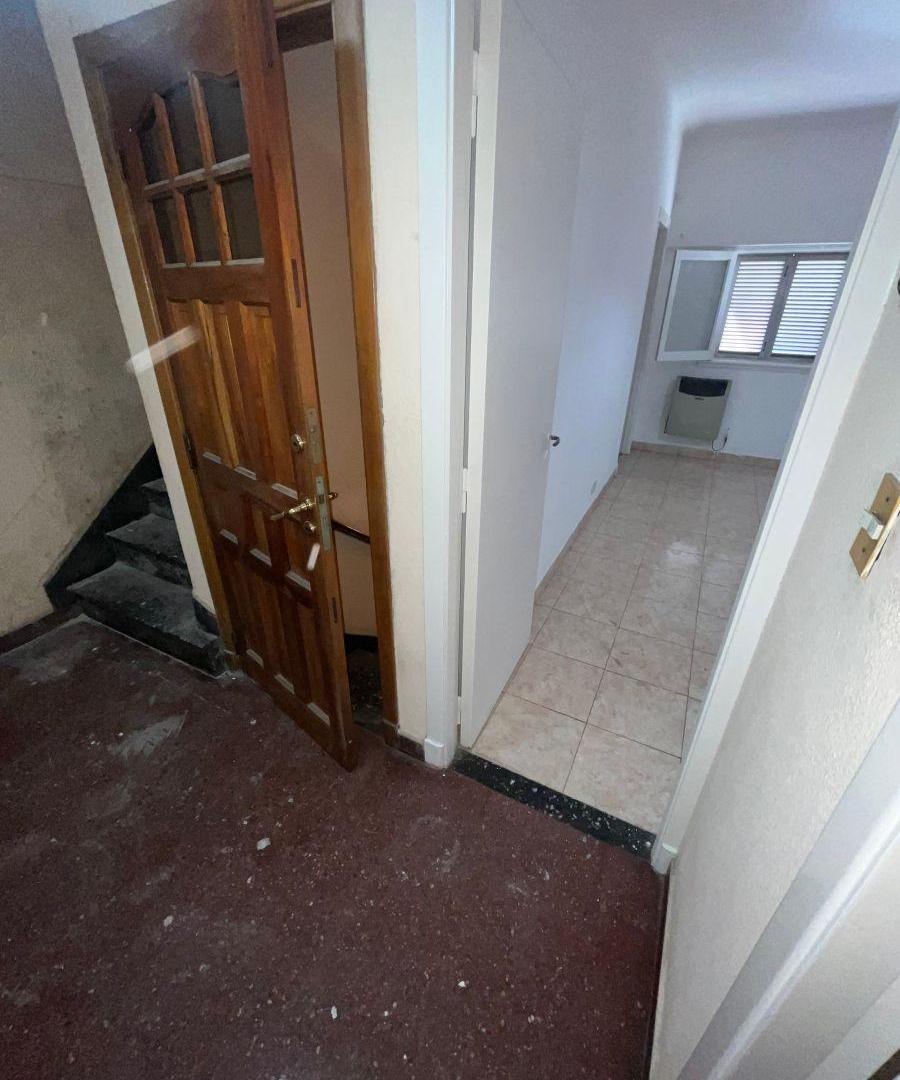 Foto de Departamento 3 ambientes interno 1° piso. Se puede tomar vehículos en, imagen 1