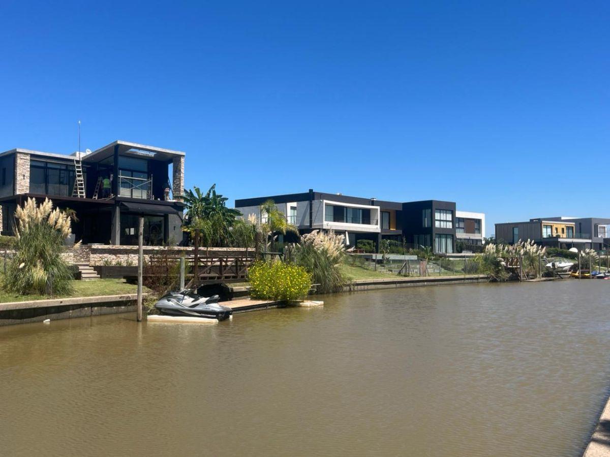 Lote al río - Amarra propia - Villanueva Dique Lujan - Dueño