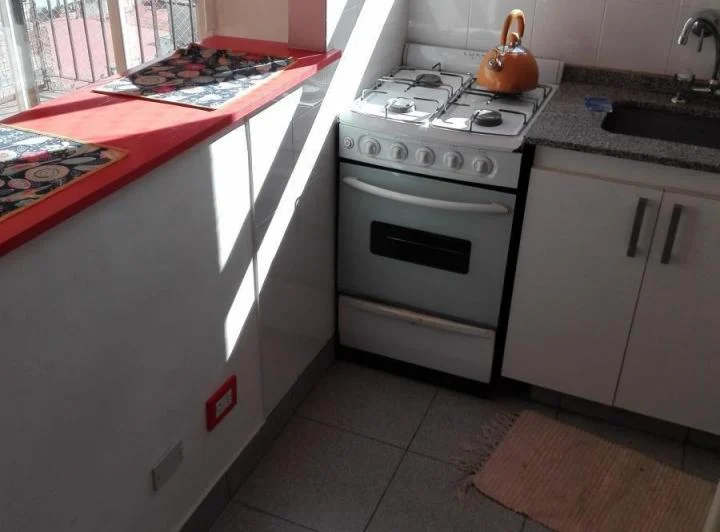 Duplex 2 ambientes en Almagro Maza 400, frente con balcón, acepta mascotas 2