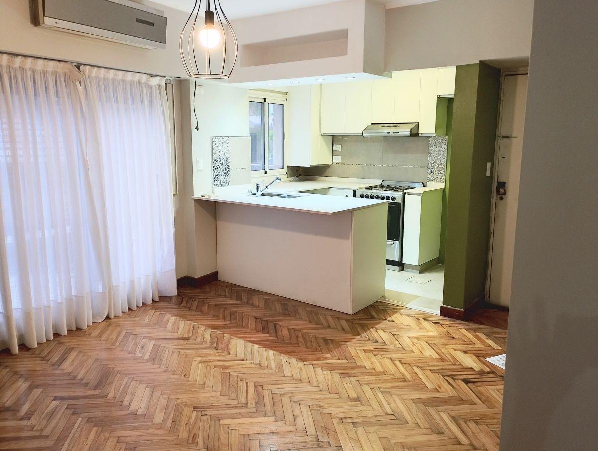 3 ambientes en Palermo, lateral con patio cubierto y descubierto