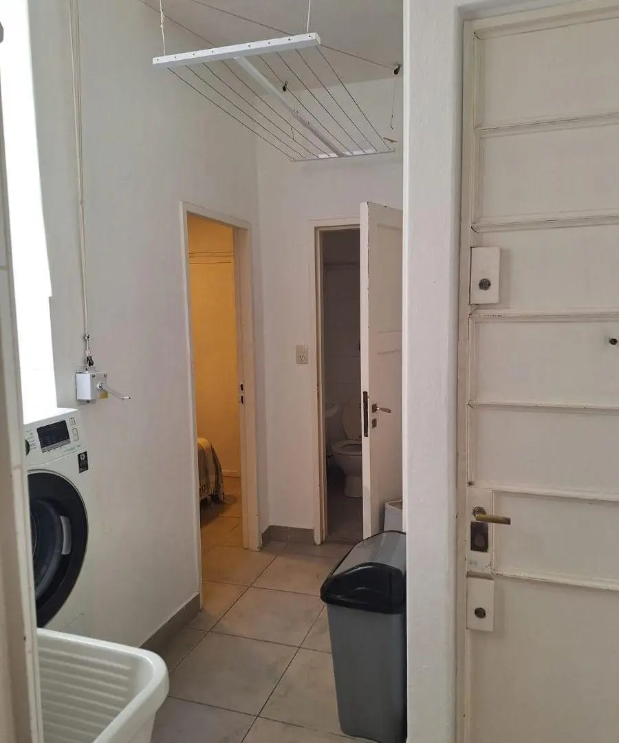 4 ambientes en Recoleta-
Uriburu 13000 -c/ balcón- 2 baños - Lavadero y lavarropas 4