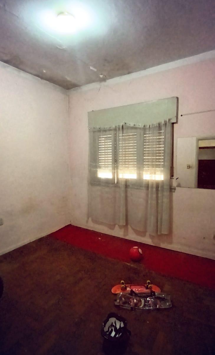 Foto de Venta Monte Grande Casa y Departamento a Refaccionar a metros de Avenida, imagen 5