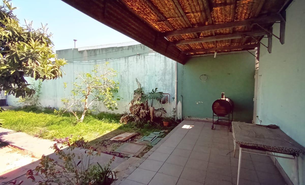 Foto de Venta Monte Grande Casa y Departamento a Refaccionar a metros de Avenida, imagen 3