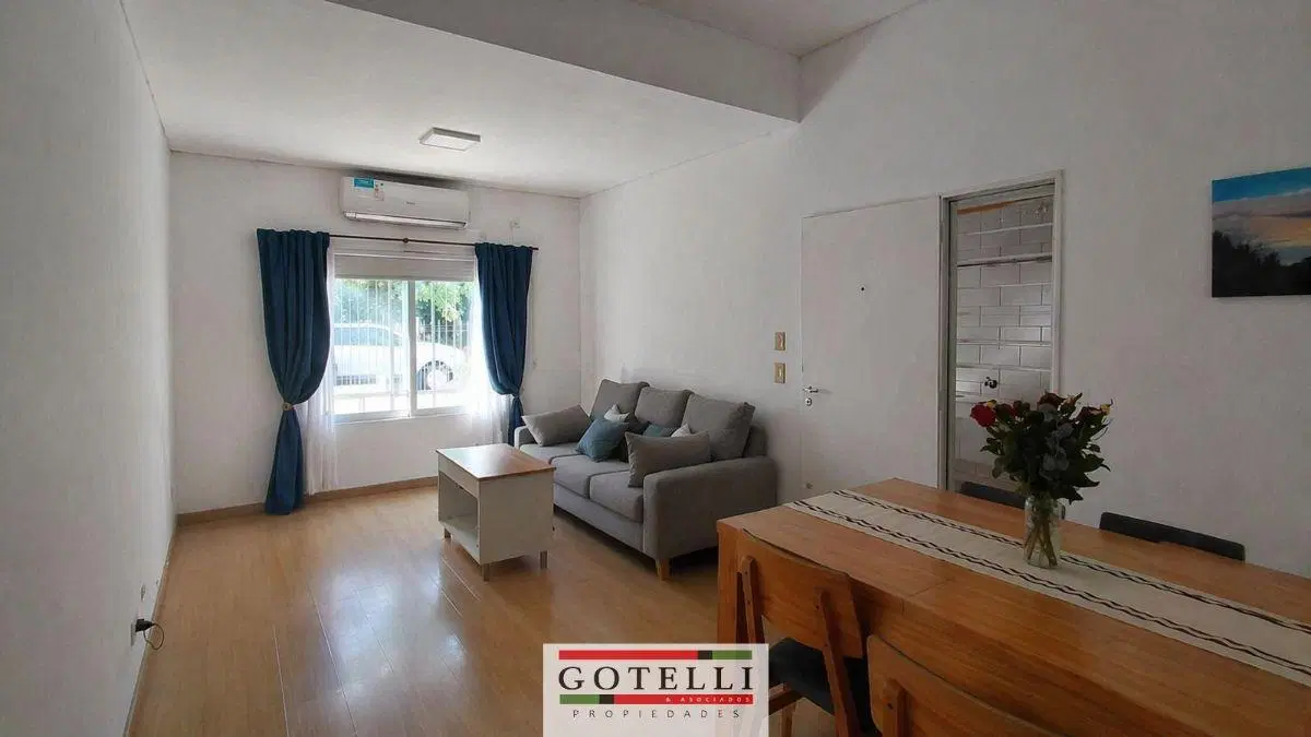 Venta Monte Grande Mirasoles Casa de 2 dormitorios c/ cochera galeria lote 300m2 3