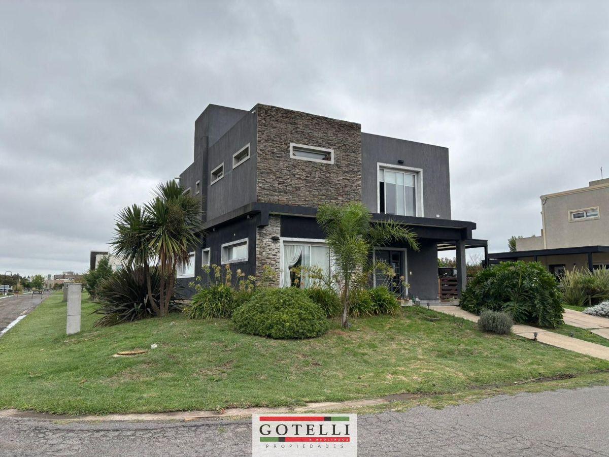 Venta Canning San Vicente Cruz del Sur barrio privado Casa 4 ambientes c/piscina
