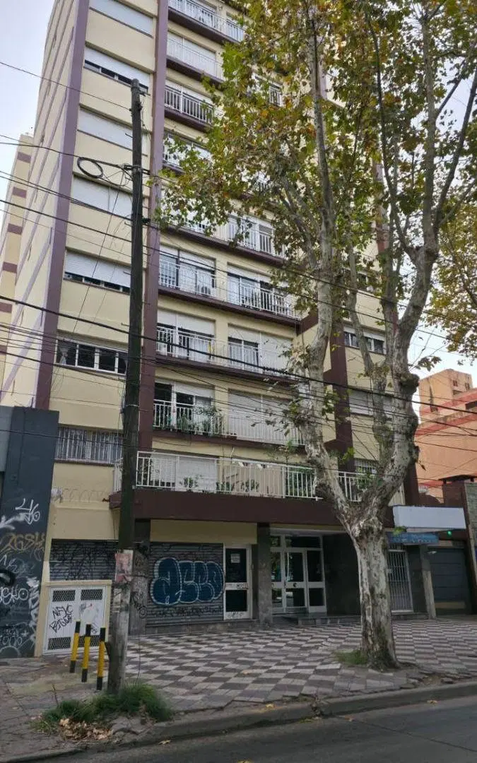 Alquier Monte Grande Departamento de 4 Ambientes ubicado en Planta Baja Contrafrente con Cochera 1