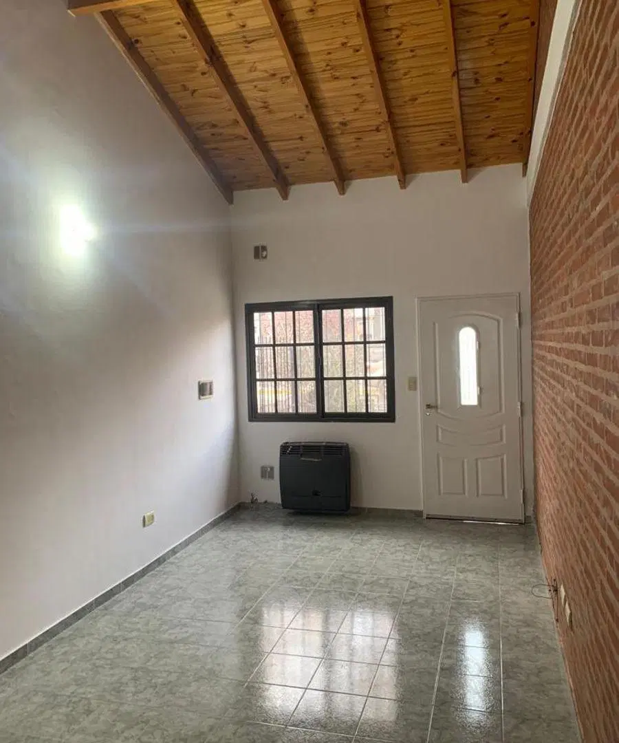 Alquiler Luis Guillon PH 3 Ambientes con Estacionamiento y Patio 3