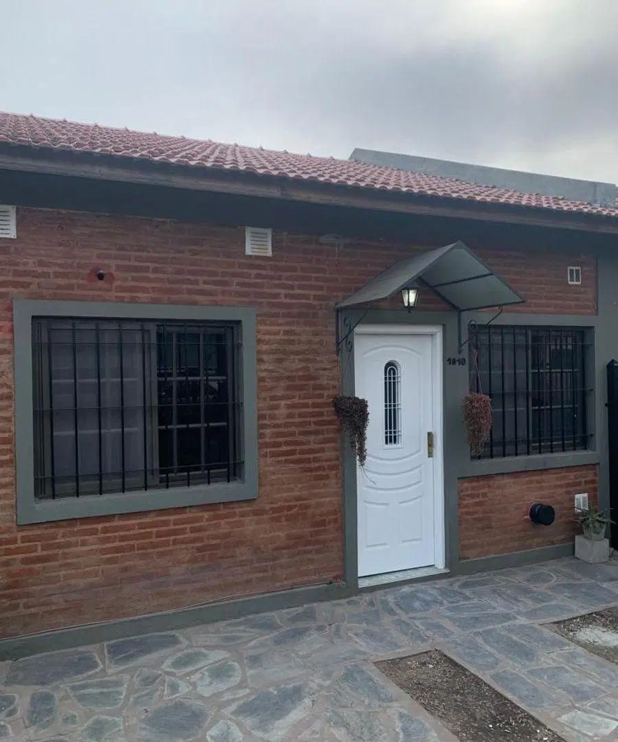 Alquiler Luis Guillon PH 3 Ambientes con Estacionamiento y Patio 2