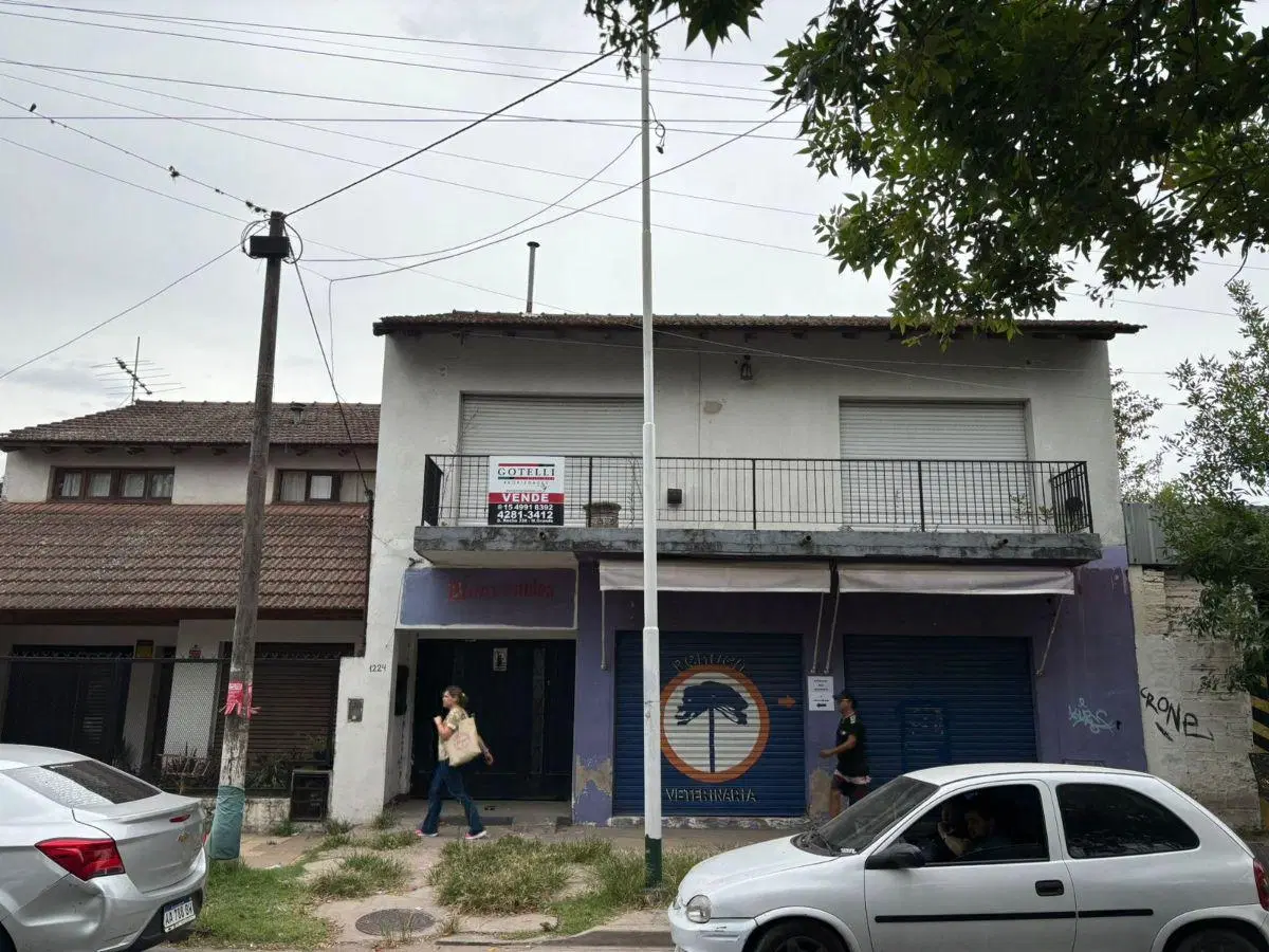 Venta Monte Grande Vivienda 4 ambientes en Planta Alta y 2 Locales en Planta Baja 4