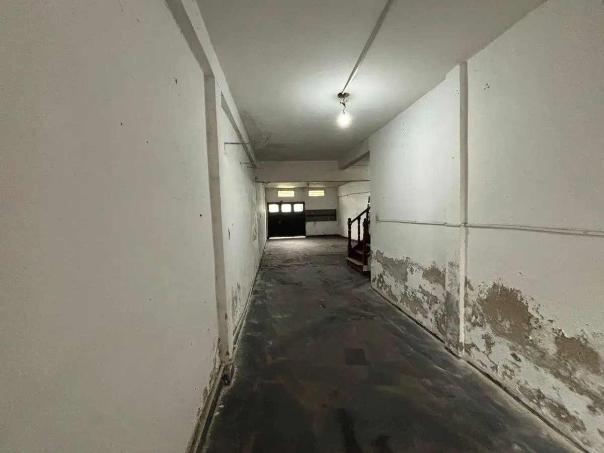 Venta Monte Grande Vivienda 4 ambientes en Planta Alta y 2 Locales en Planta Baja 8