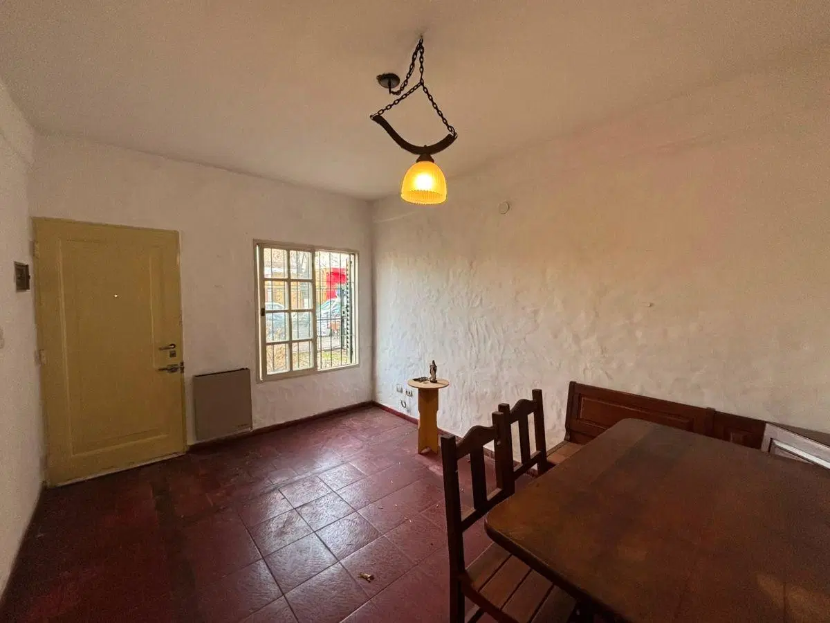 Venta Monte Grande Dúplex de 3 Ambientes c/estacionamiento y patio Apto Credito 5