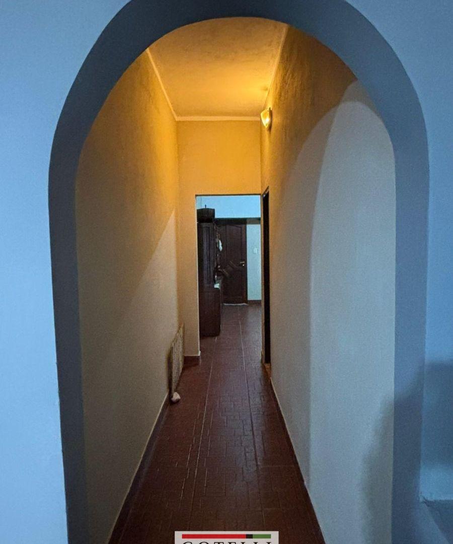 Foto de Venta Luis Guillón Casa de 4 Ambientes en Buen Estado con Patio y, imagen 4