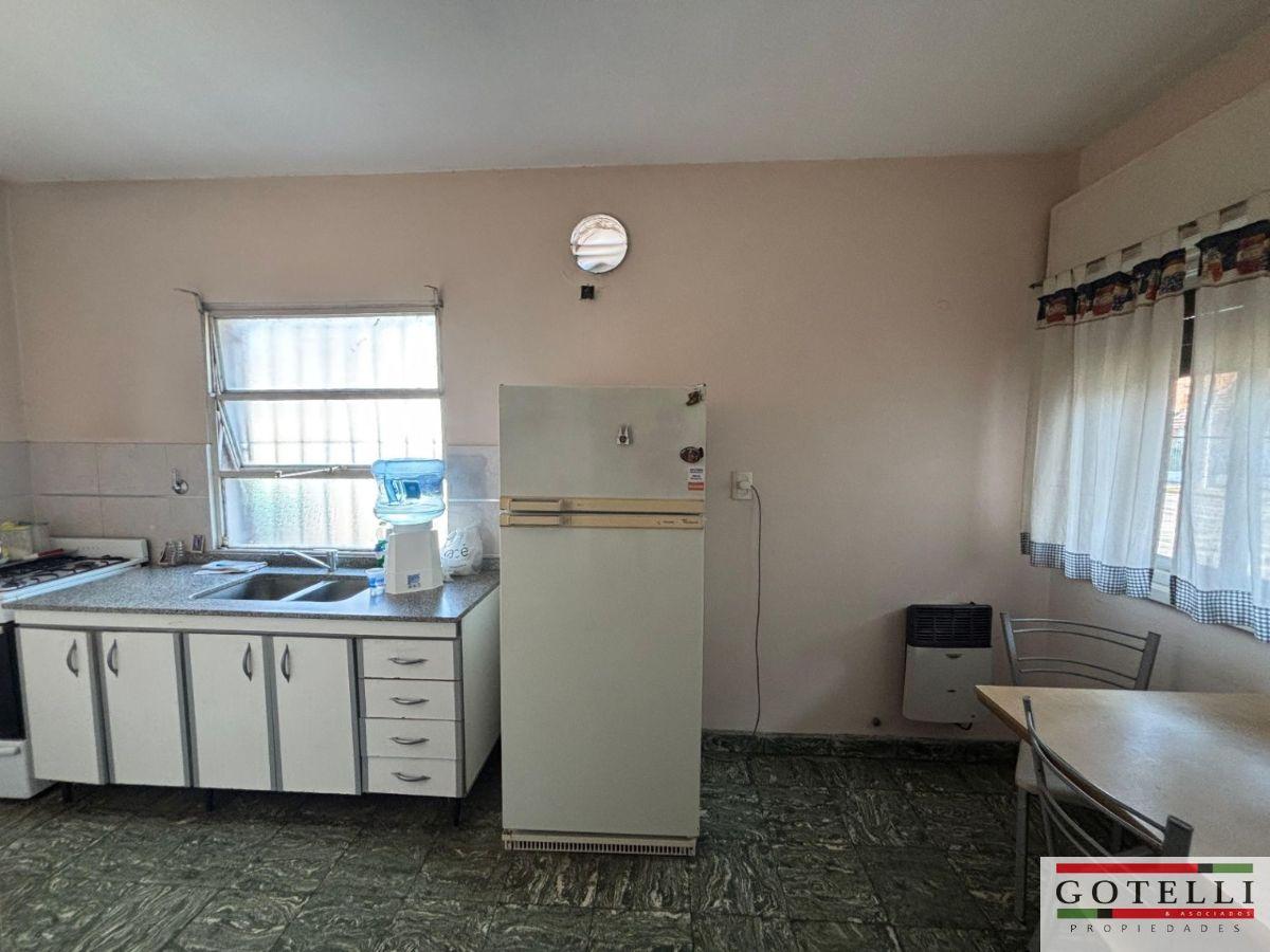 Foto de Venta Monte Grande Casa 4 Ambientes Toma Dpto en Parte de Pago y es, imagen 2