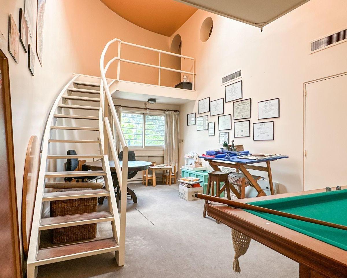 Exclusiva Casa en Venta en Florida con Piscina y Jardin 2