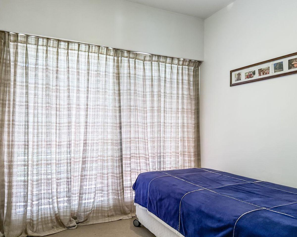 Exclusiva Casa en Venta en Florida con Piscina y Jardin 4