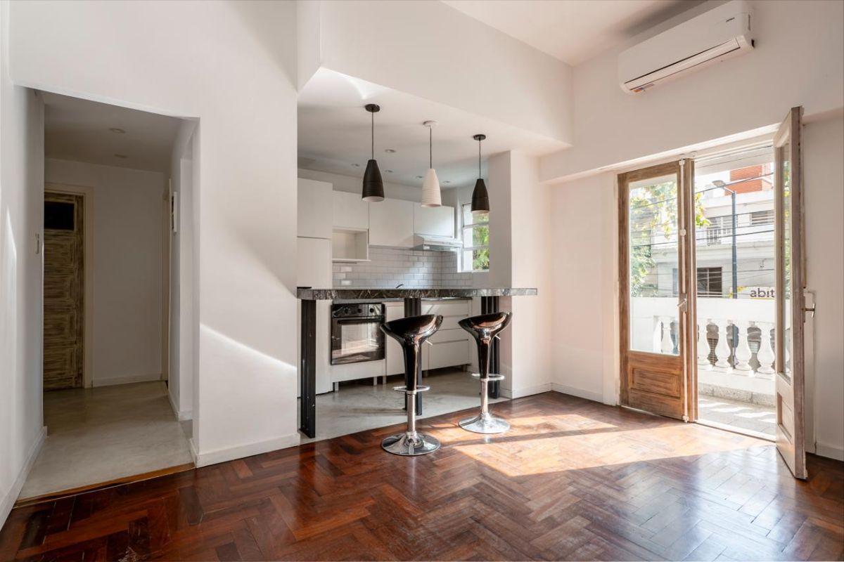 Excelente 3 amb frente c/balcón, ubicado en Palermo Hollywood. Reciclado a nuevo!