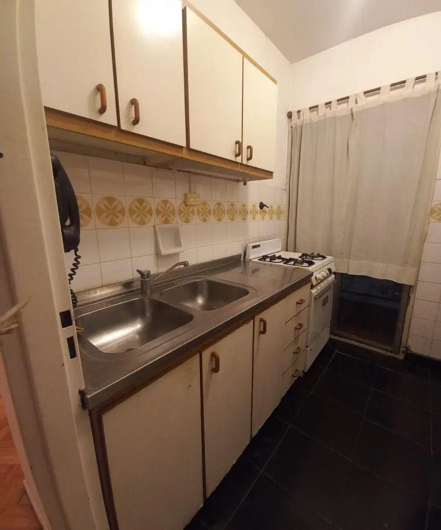 Dos Ambientes Alquiler en Recoleta C/balcón 8