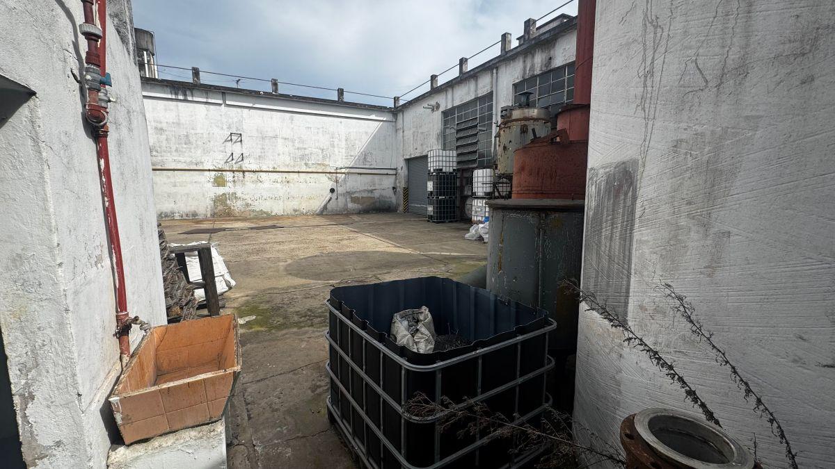 Foto de Alquiler de fabrica o deposito con maquinaria para industria química en, imagen 2