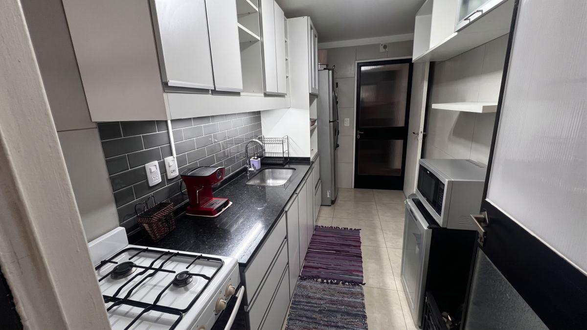 Foto de Venta Semipiso 4 Ambientes con depend, patio propio y cochera fija. Av, imagen 3