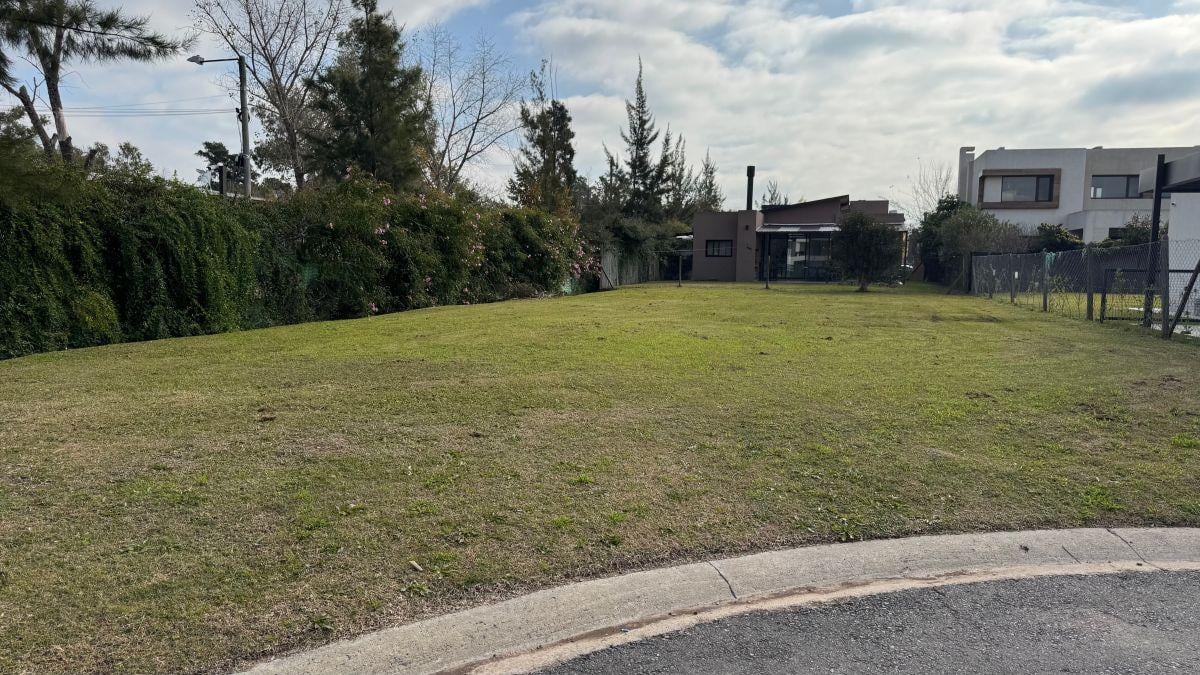 Foto de Venta Excelente Lote en exclusivo Complejo Lagoon Pilar - Incluye, imagen 3