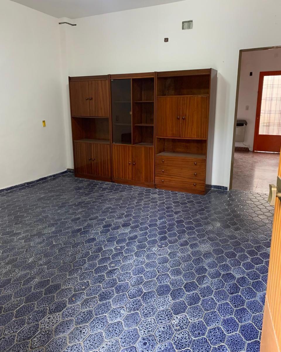Excelente casa de 3 amplios ambientes en lote propio