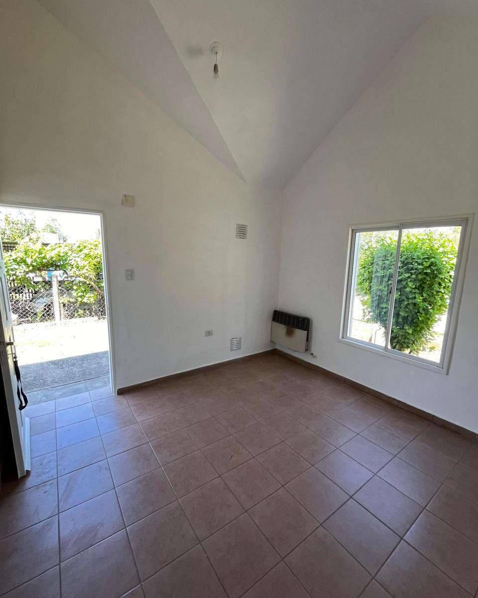 Casa 3 Ambientes con Hermoso Jardin 3