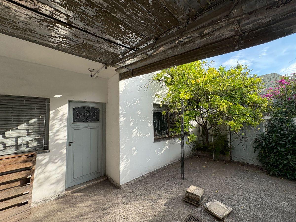 Casa 3 ambientes en Parque Avellaneda