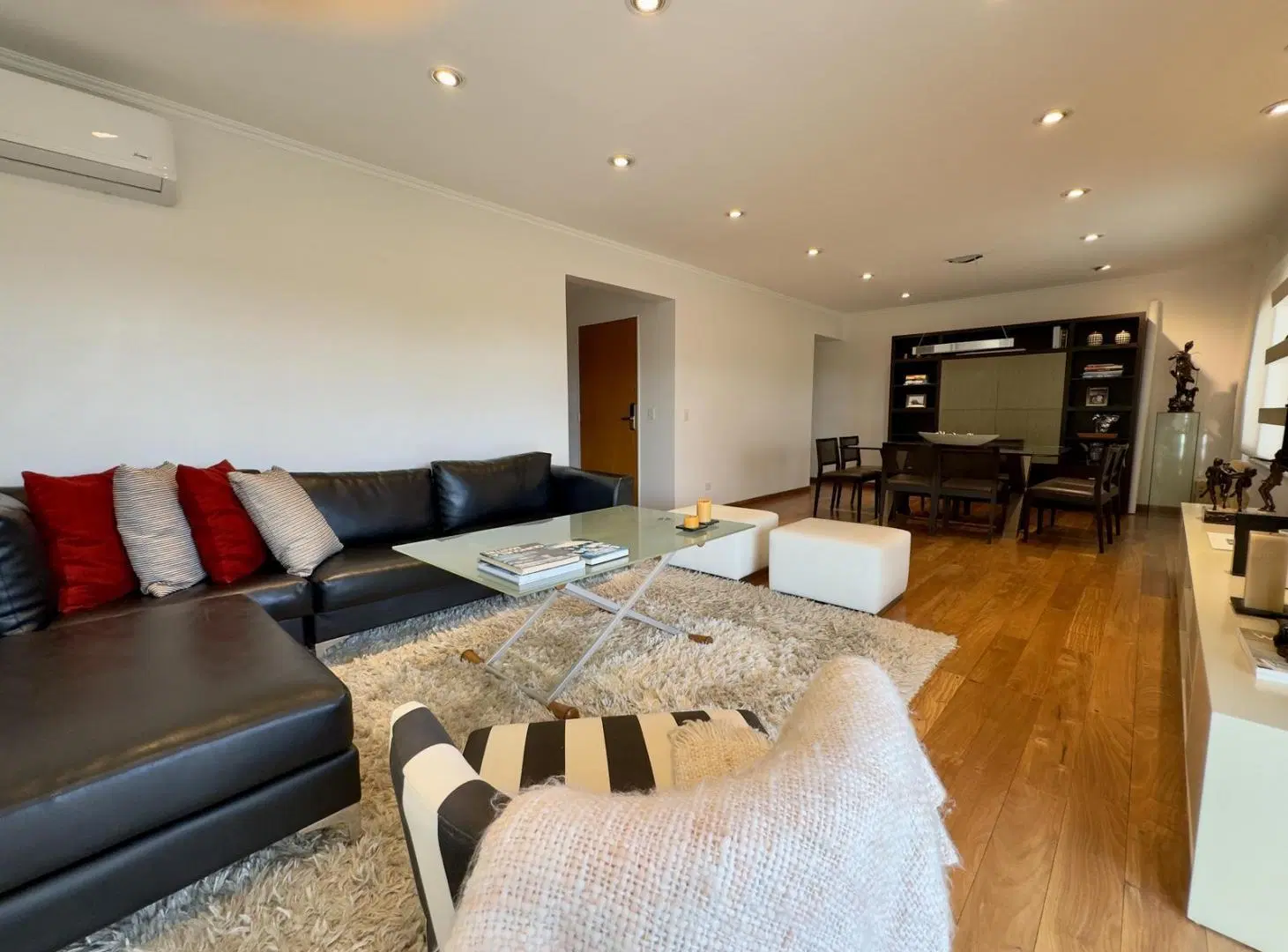 *** EXCLUSIVO Departamento 3 AMB. EN SUITE CON DEPENDENCIA en Belgrano Chico**** 2