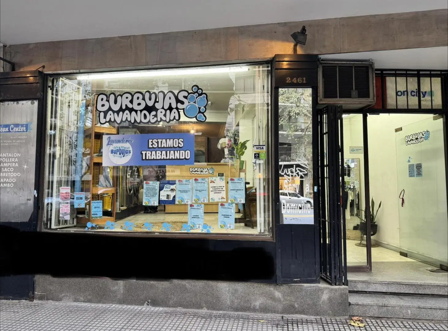 *** EXCELENTE VISIBILIDAD Local  sobre Av. Pueyrredón en RECOLETA **** 4