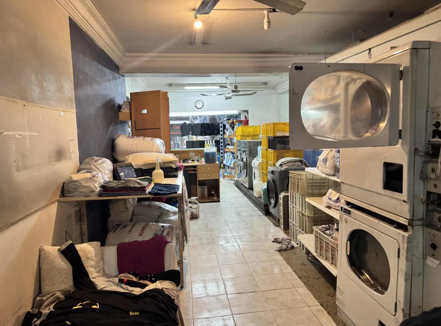 *** EXCELENTE VISIBILIDAD Local  sobre Av. Pueyrredón en RECOLETA **** 2