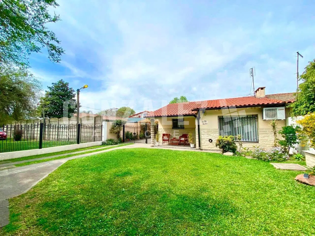 Casa 3 ambientes en Ciudad Evita - APTA A CRÉDITO 1
