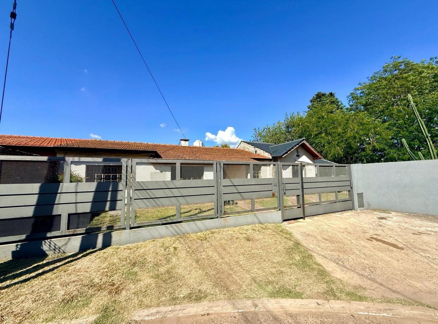 Foto de Casa 5 ambientes en Ciudad Evita - Amplio lote, imagen 3