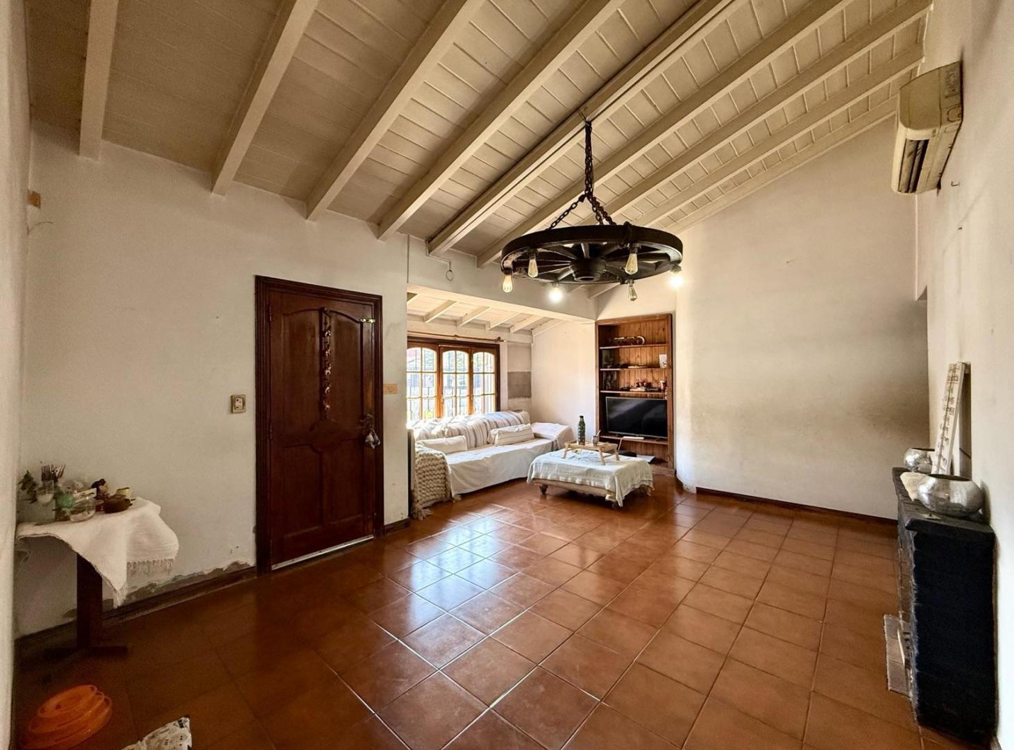 Foto de Casa 5 ambientes en Ciudad Evita - Amplio lote, imagen 5