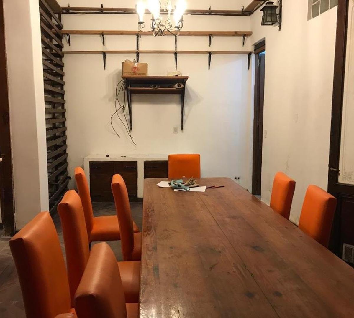 Venta. Permuta. Casa. 11 Ambientes. 432 m². Saavedra 1000. 1