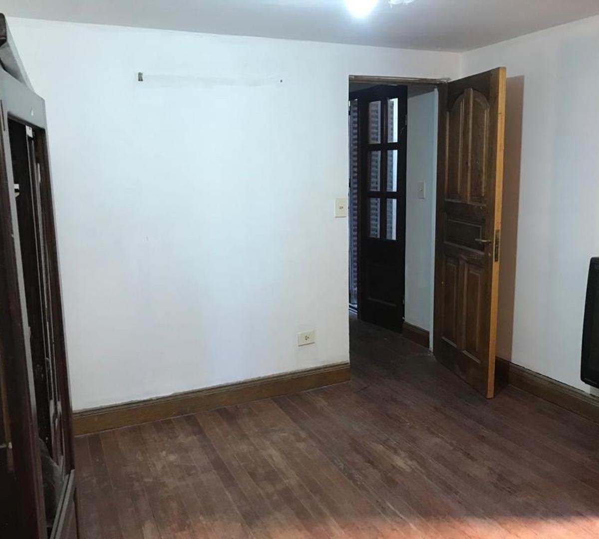 Venta. Permuta. Casa. 11 Ambientes. 432 m². Saavedra 1000. 4