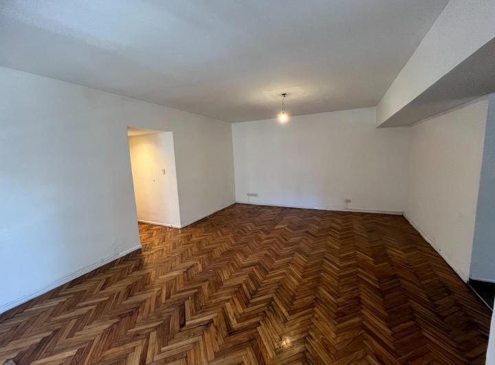 Venta. Oficina 4 ambientes. Cochera. Fitz Roy y Santa Fe. 3