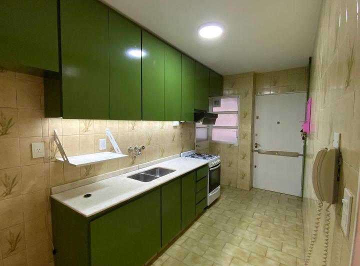 Alquiler Departamento 4 ambientes. Balcón. Cochera 4
