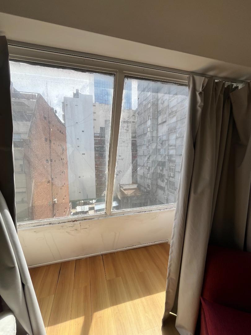 Alquiler. Departamento 3 ambientes. Uruguay y Corrientes.
