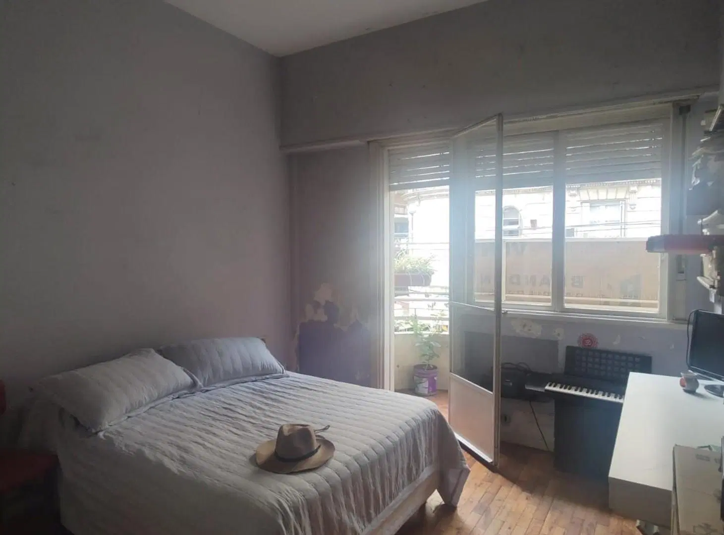 Venta. Piso 4 Amb+Dep. Bajas expensas.Ayacucho y Paraguay. 5