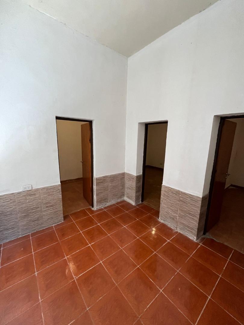 Venta. Ph 5 amb. Hipólito Yrigoyen y Solis. A reciclar