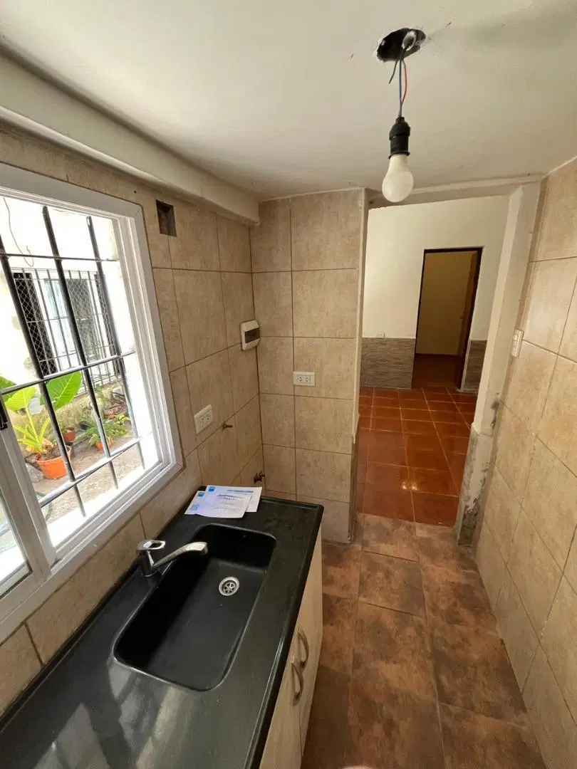Venta. Ph 5 amb. Hipólito Yrigoyen y Solis. A reciclar 3
