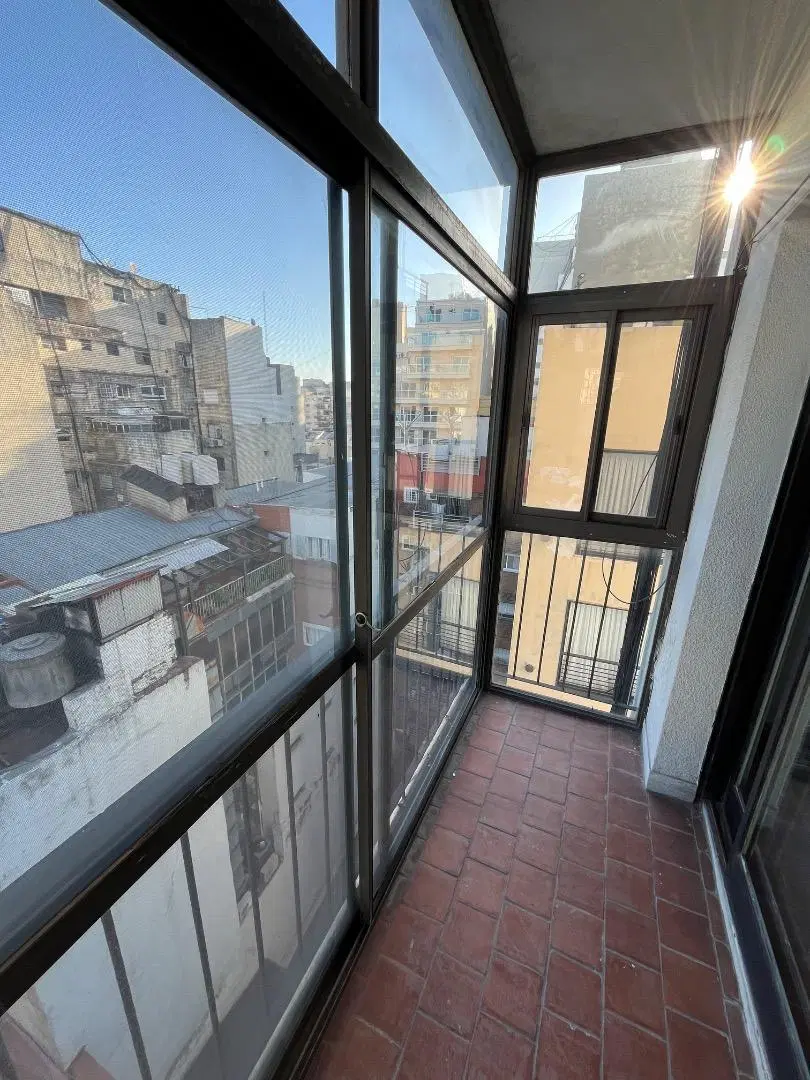 Venta. Monoambiente. Balcón. Av Córdoba y Jean Jaures. 5