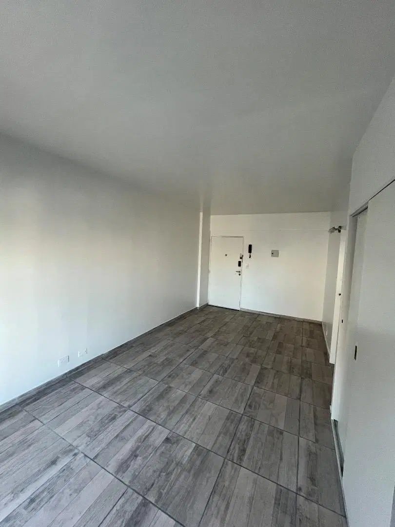 Venta. Monoambiente. Balcón. Av Córdoba y Jean Jaures. 3