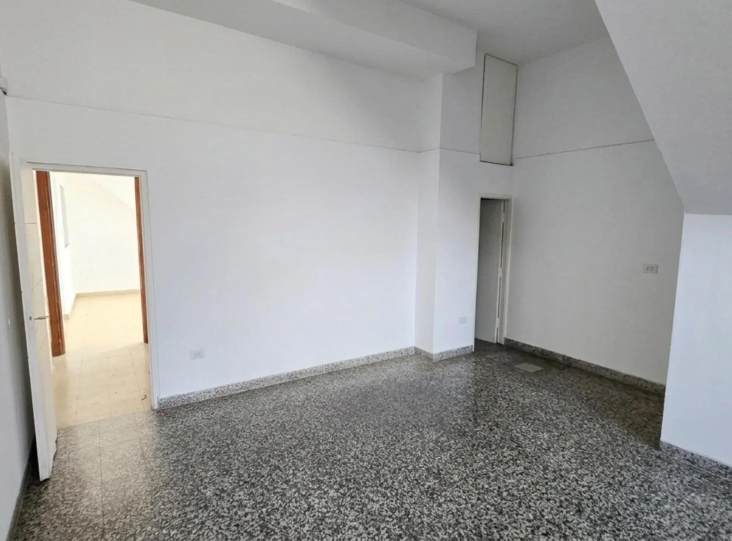 Venta. PH 4 Ambientes. Cochera. Pasaje Turin 3100. 4