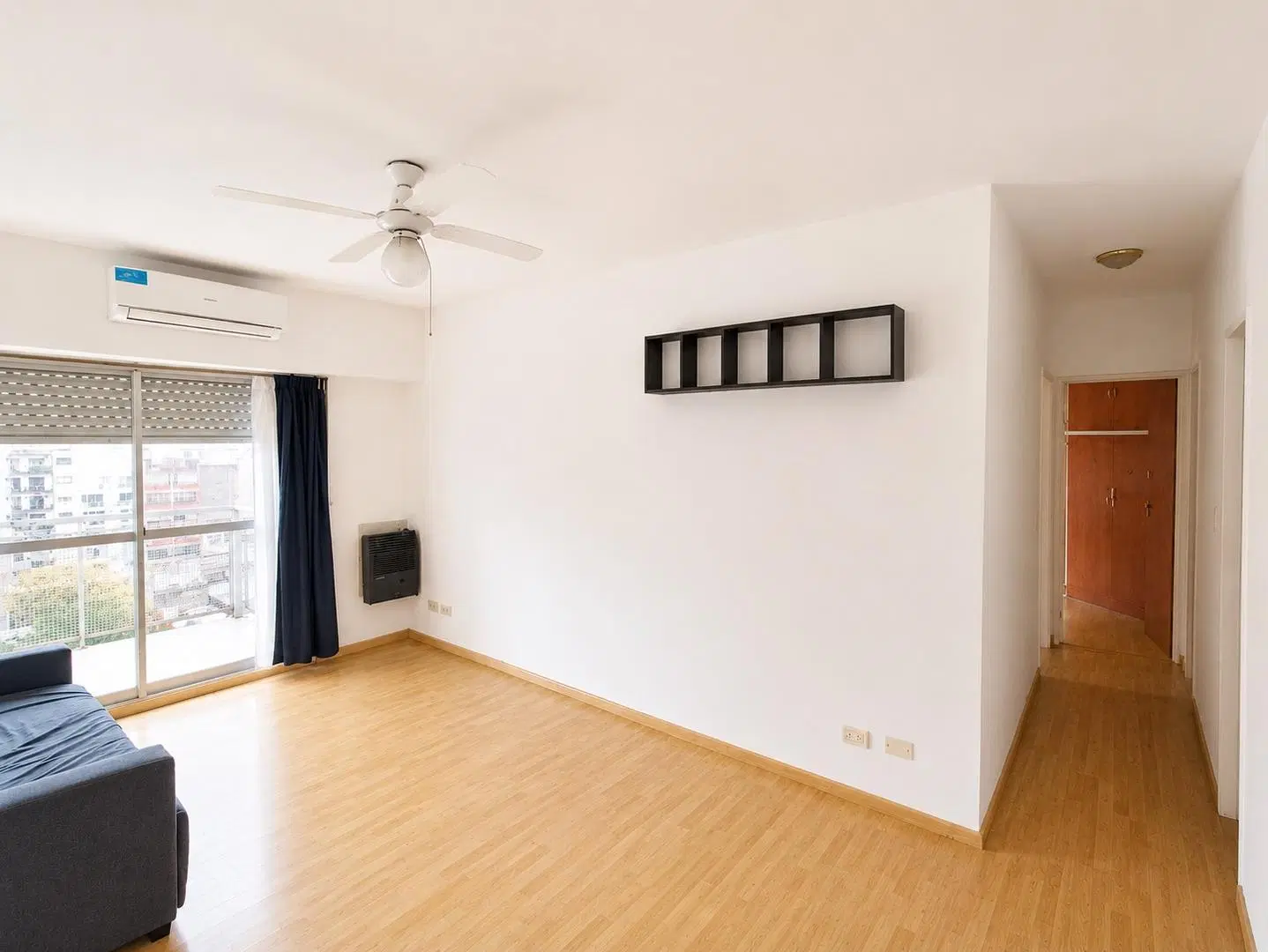 Venta. Dpto 3 amb. Cochera. Lavalle y Gallo. 1