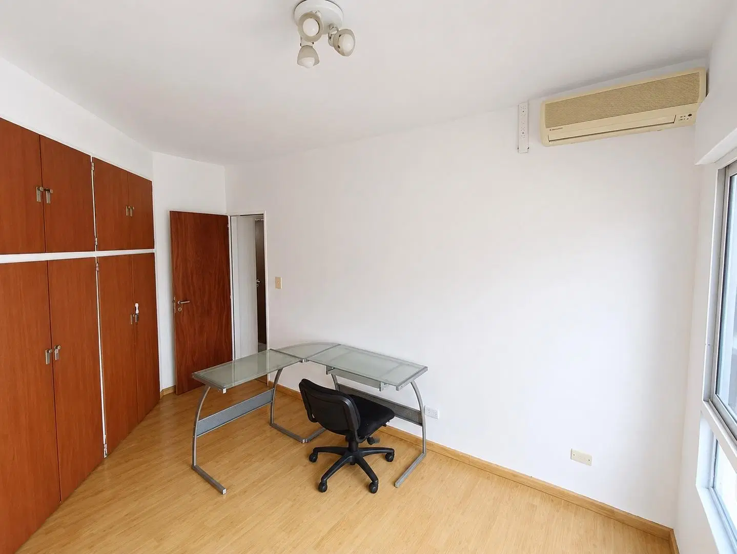 Venta. Dpto 3 amb. Cochera. Lavalle y Gallo. 4