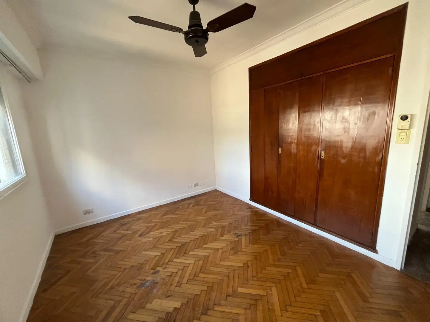 Alquiler. Departamento 3 amb. Cochera. Arenales y Suipacha. 5