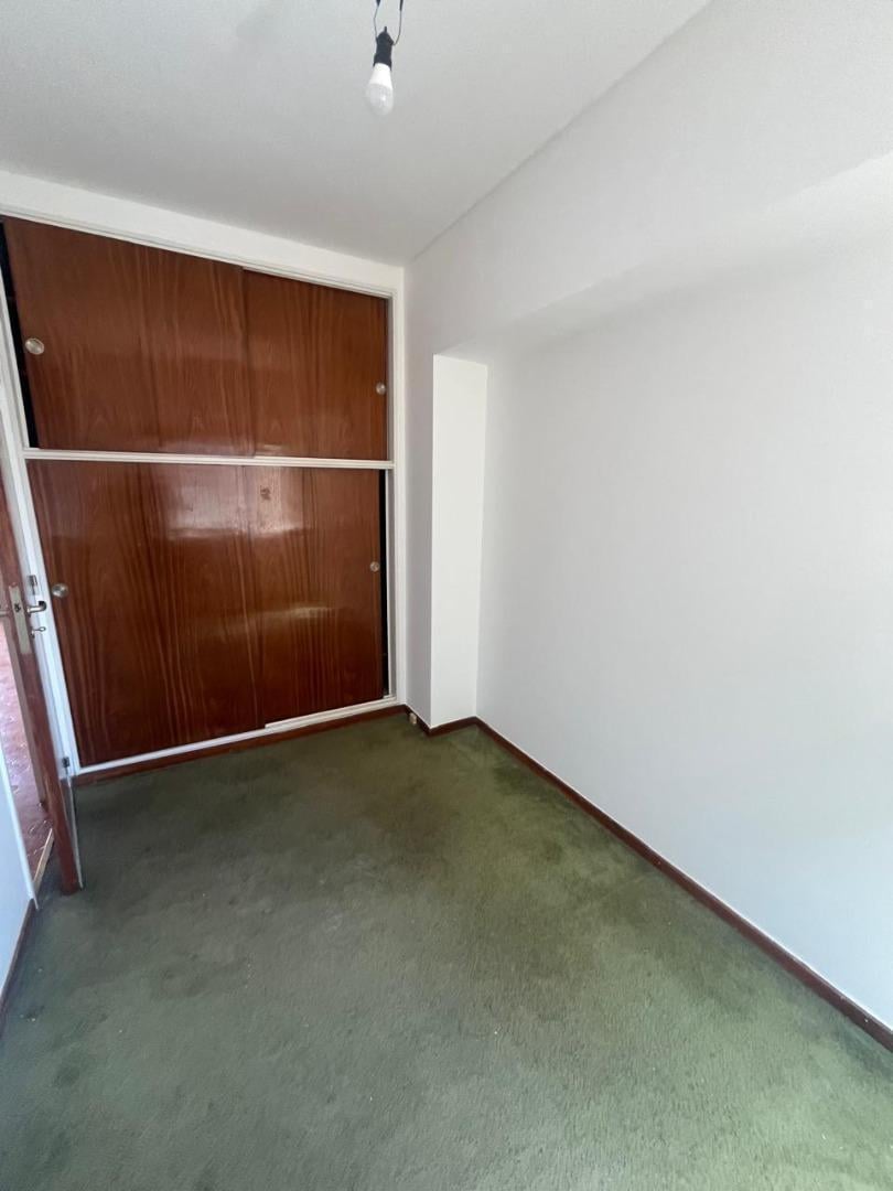 Alquiler. Departamento 5 amb. Cochera. Amenabar y Zabala.