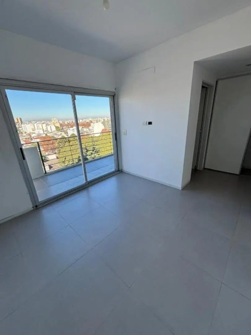 Venta. departamento 3 ambientes. Miranda 5200. Monte castro. 8