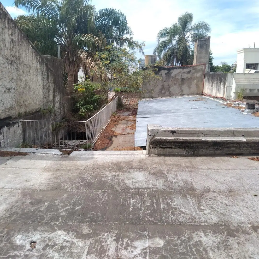 Alquiler. Galpon Con 2 Locales. Cuenca & Santo Tome 2